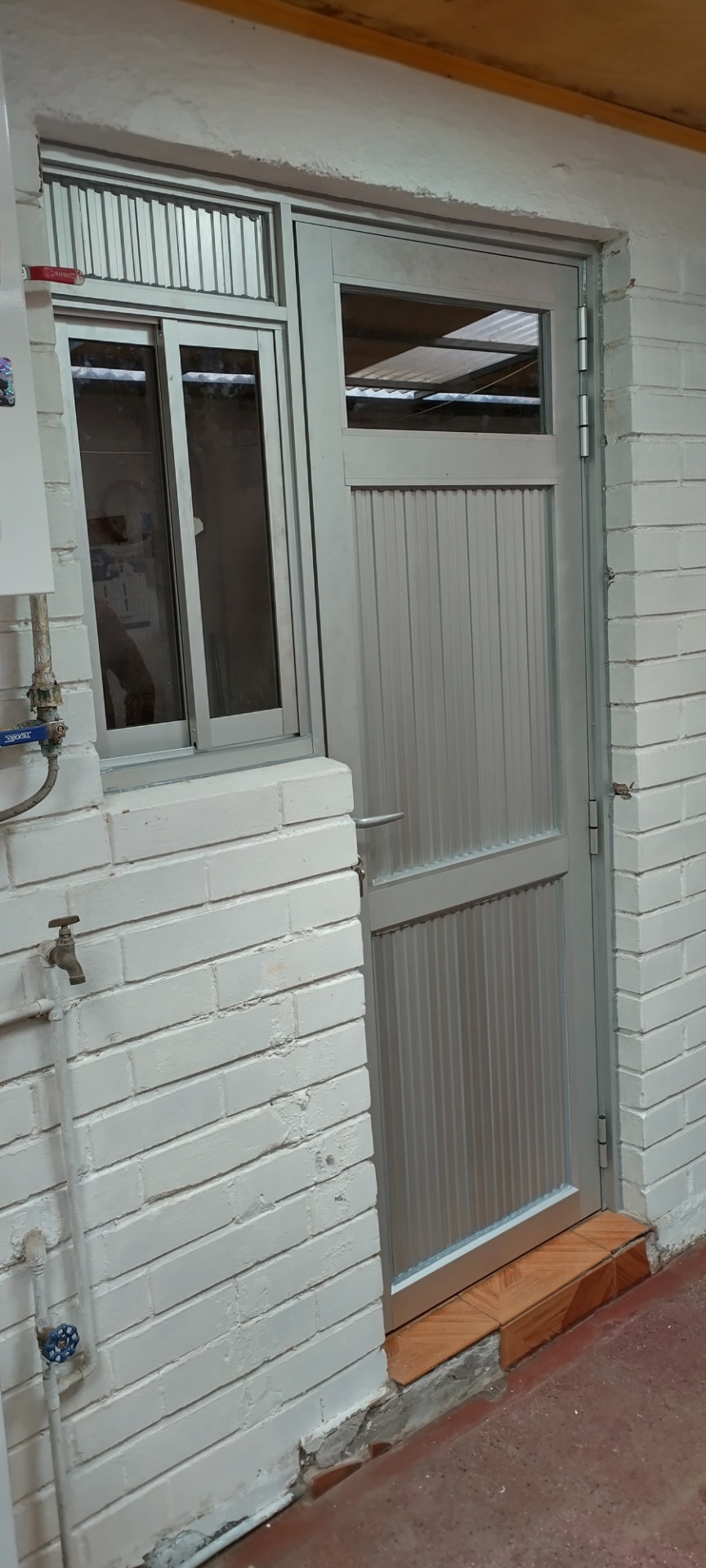 Puerta AM 35 con ventana lateral