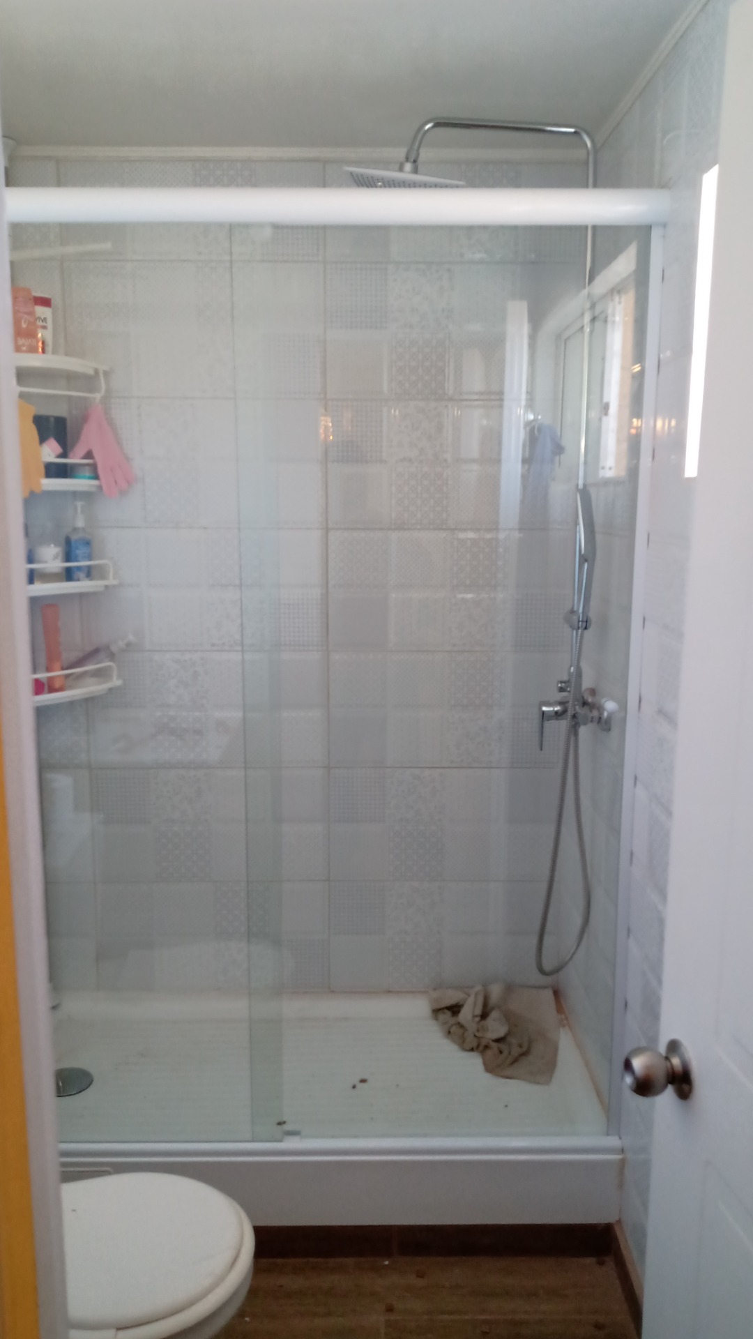 Puertas para duchas en cristal templado de 8mm, una hoja corredera y la otra fij